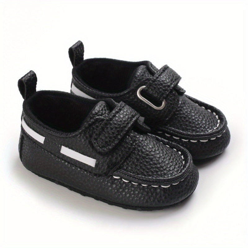 Baby boys and girls can stay comfortable and safe in these lightweight, non-slip sneakers with hook and loop fastener, suitable for indoor and outdoor wear all year round.