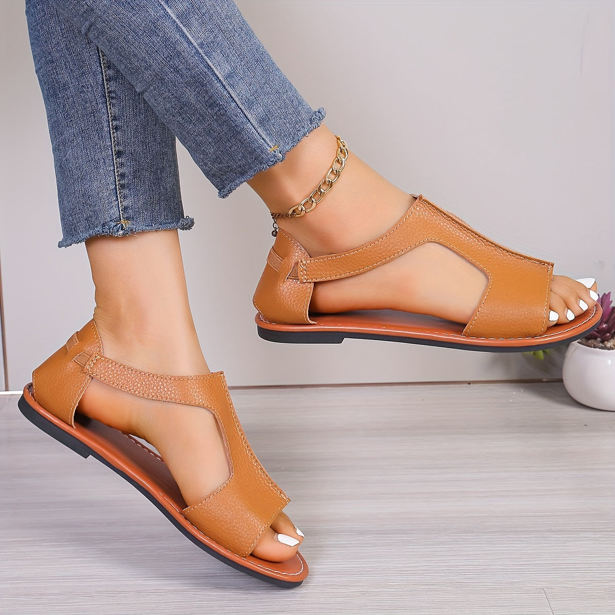 Women's Flat Sandals in Solid Color, Casual Open Toe for Summer, Lightweight Slip-On