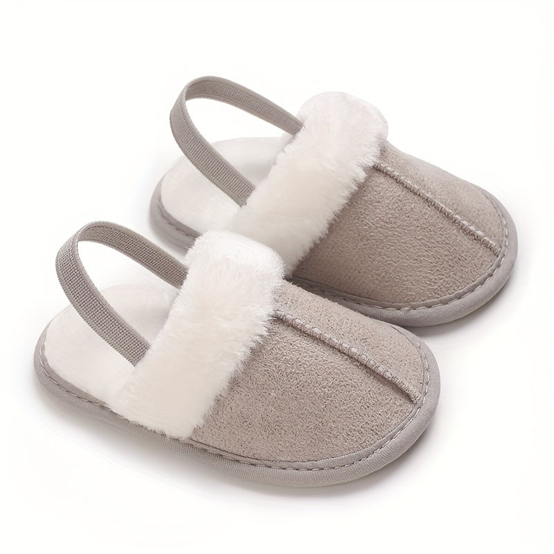 Adorable baby slippers, from 0-18 months, with plush lining for warmth and soft soles for comfort. Perfect for autumn, indoor leisure, and early walking.