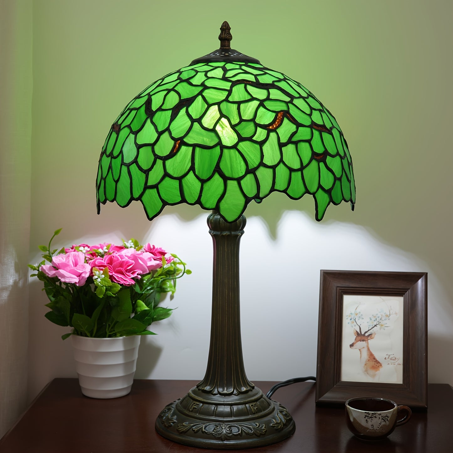 Handmade 12-inch glass desk lamp with green dragonfly pagoda shade and antique metal finish. Includes switch and 220-240V European plug. Perfect cozy bedside table lamp for various rooms in retro European countryside style. A creative gift idea.