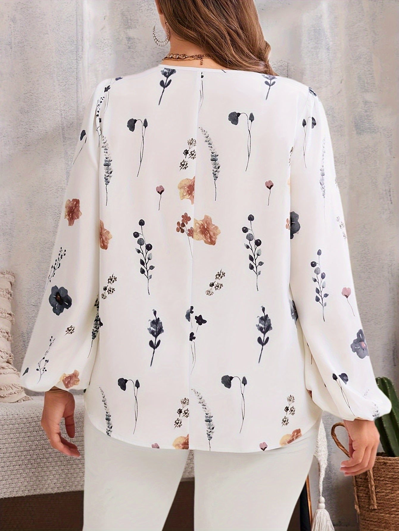 Elegant V Neck Floral Blouse with Lantern Sleeves for Plus Size Women in Spring & Fall