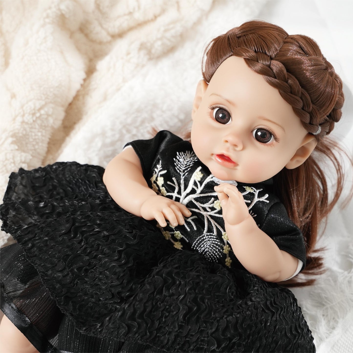 35.56 cm BeBe Reborn Youngsters Doll with soft vinyl skin and fashion clothes, in a DIY movie theme, light brown by AKODEERD.