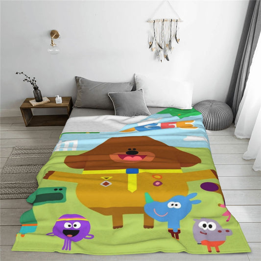 One Hey Duggee Themed Flannel Fleece Blanket - Featuring a Digital Print, Allergy-Free Material, Skin-Friendly, Lightweight and Versatile for All Seasons - Ideal for Birthdays, Holidays, Home Decor, and Cozy Snuggles - Made from 100% Polyester, Knitted