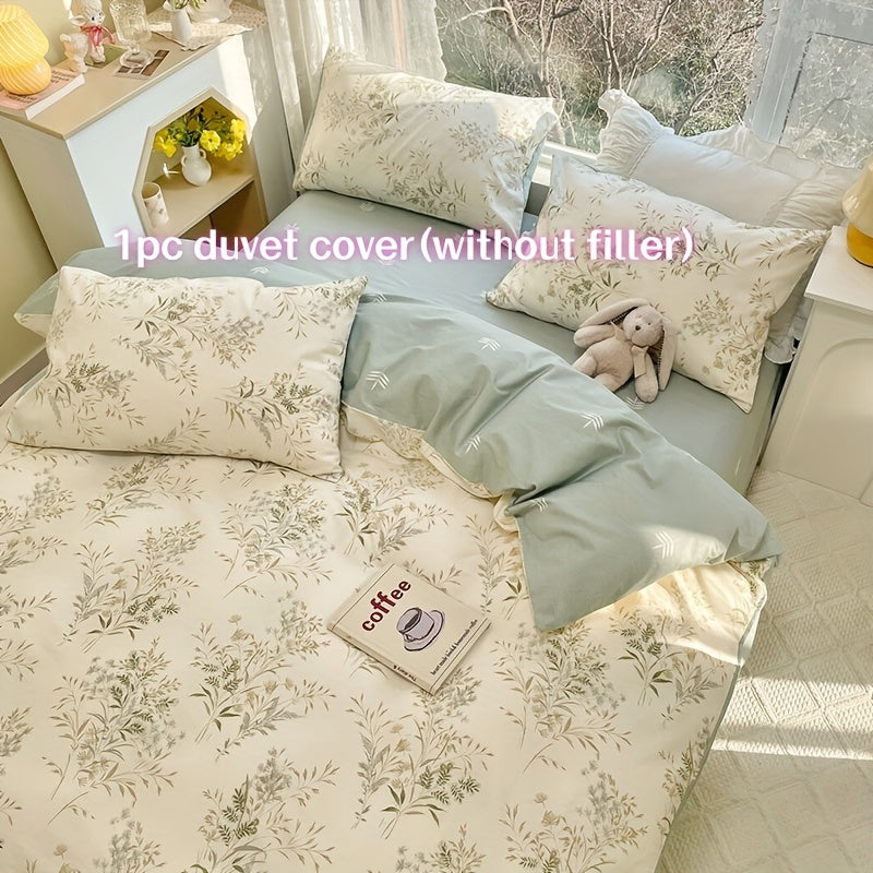 Polyester tropical floral duvet cover with hypoallergenic, breathable, machine washable properties. Features zipper closure and woven construction for all-season comfort in the bedroom.