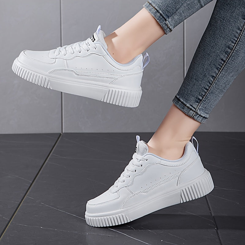 Lightweight lace-up sneakers in white, suitable for all seasons.