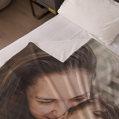 The perfect gift for all seasons! This custom personalized photo throw blanket is made from soft, warm flannel fleece with a digital print design and knitted craftsmanship. The polyester material has a fabric weight of 200-250g, making it both