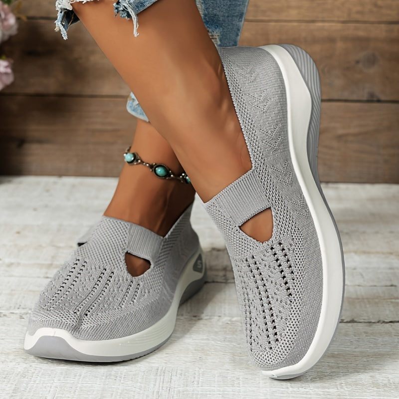 Taizhou women's slip-on sneakers are breathable and lightweight, featuring a rubber sole and fabric insole. No embellishments. Vintage style for all-season comfort, hand washable.