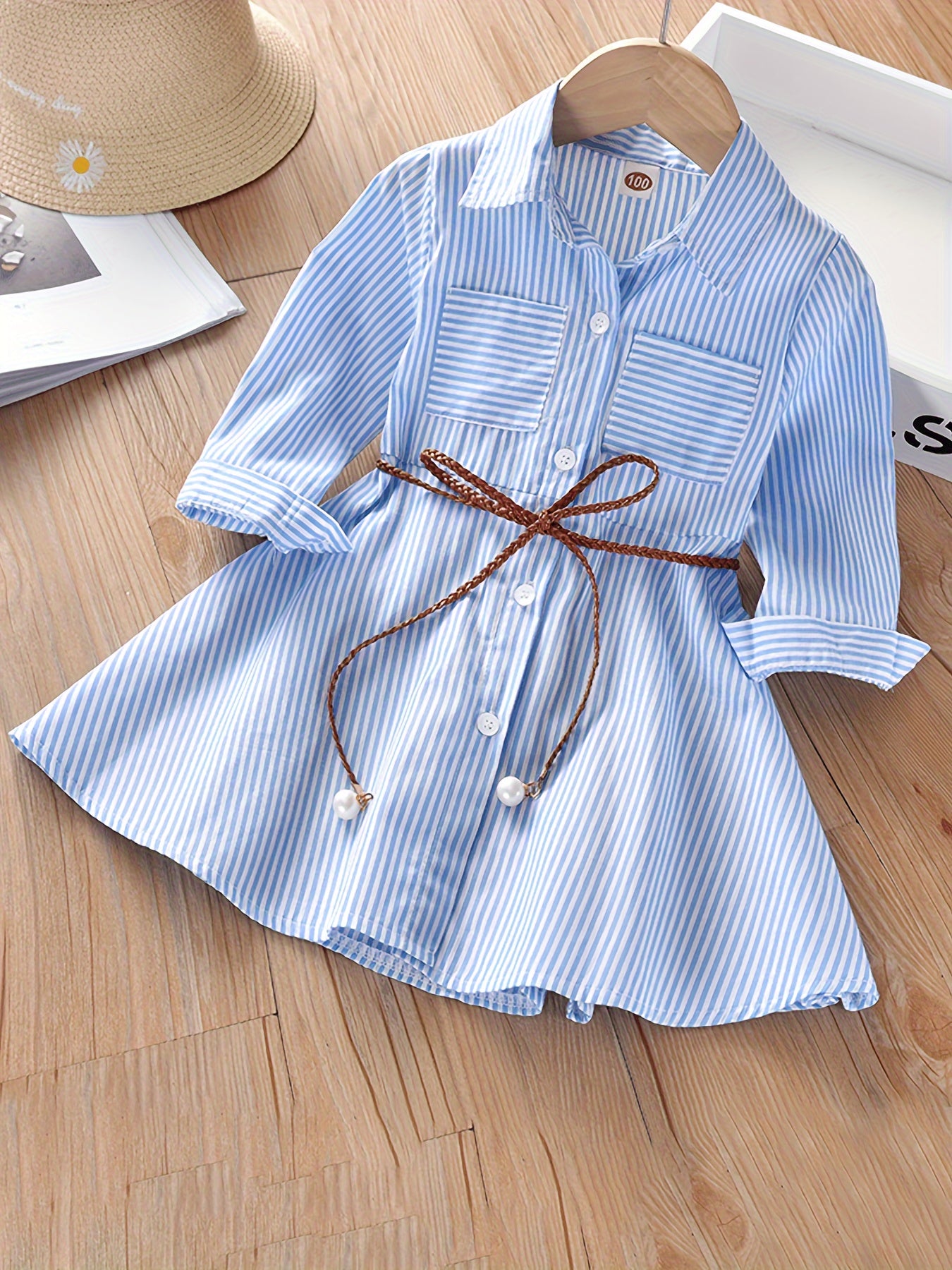 Stylish striped shirt dress with pockets - Ideal for multiple seasons - One size smaller.