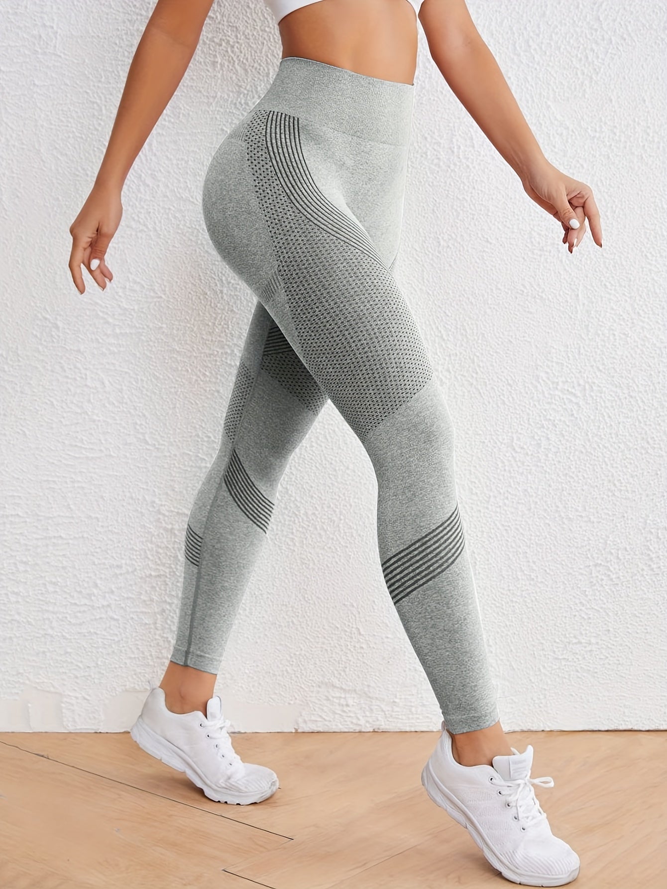 High waist seamless yoga pants, quick-drying, high-stretch butt-lifting slimming leggings for women's activewear.