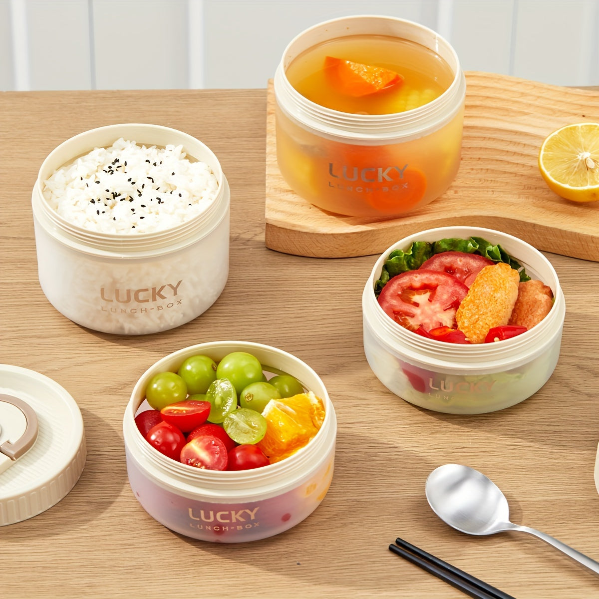 Get your hands on the convenient and practical WORTHBUY Portable Round Transparent Plastic Bento Box. Perfect for storing fruit salads, this microwave-safe and leak-proof container is ideal for use in the kitchen, at the office, during travel, or on a