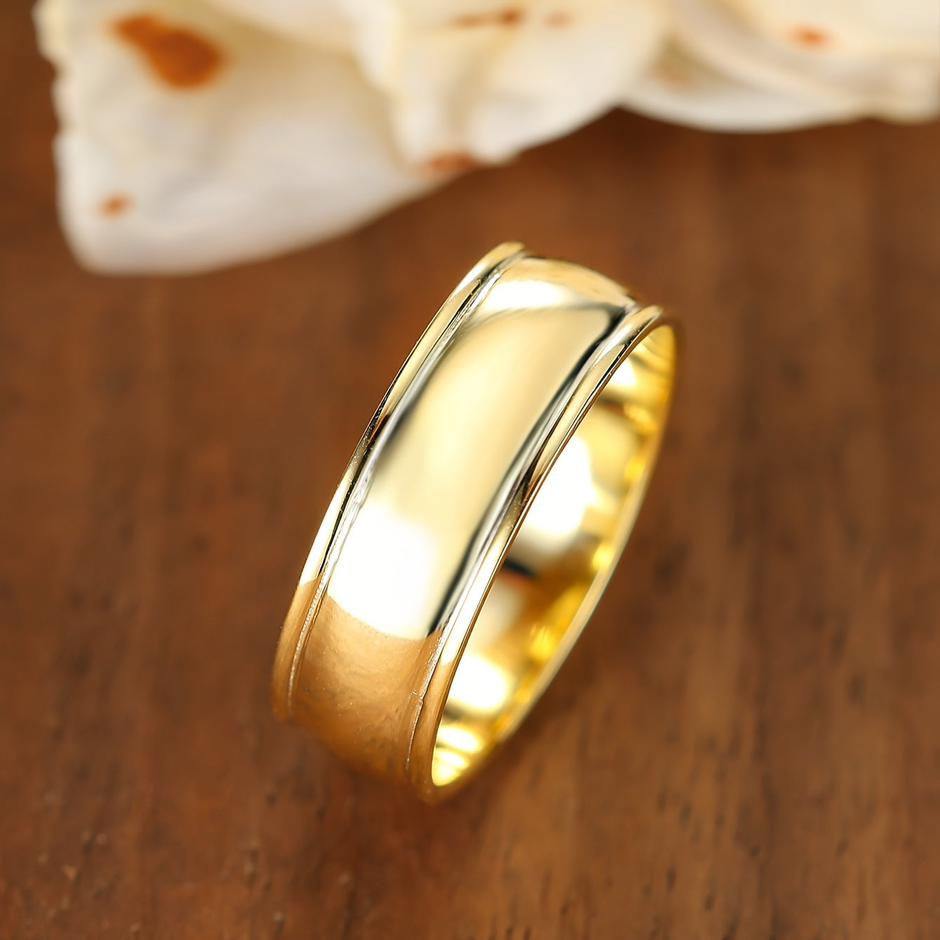 Stylish wide band ring in sterling silver, featuring a polished finish and a unique wheel shape design. Ideal for both everyday wear and special occasions, weighing 4.2g.