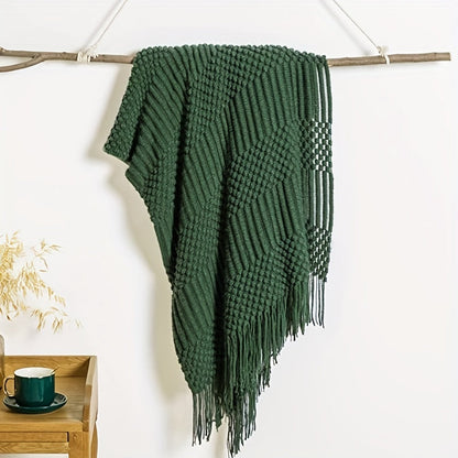 Textured throw blanket made with soft, solid knitted fabric, perfect for decorating your sofa or couch. Measures 127.0cm x 152.4cm.