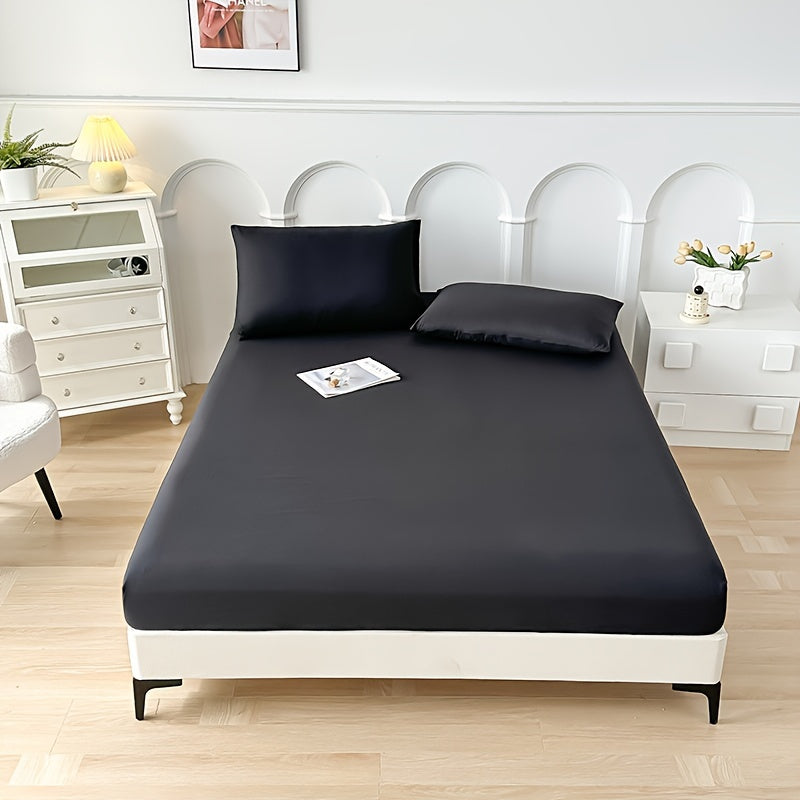 Single piece solid color fitted sheet with brushed finish, anti-slip design, and dustproof feature, ideal for Simmons mattresses.