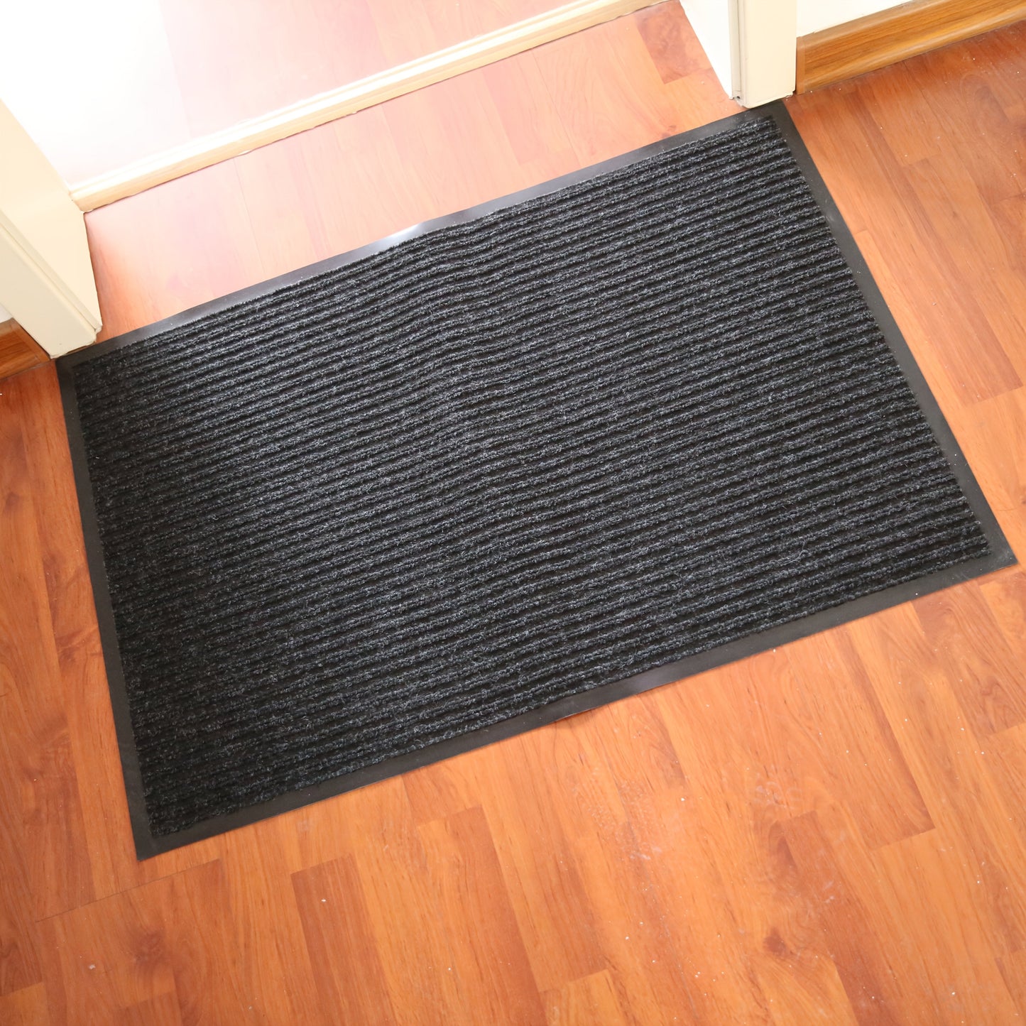 Get the 1 piece Modern Geometric Waterproof Doormat designed for high traffic areas. This indoor/outdoor entrance mat is dirt-resistant and perfect for the living room, bedroom, bathroom, kitchen, balcony, or patio. It measures 44.96x74.93cm.