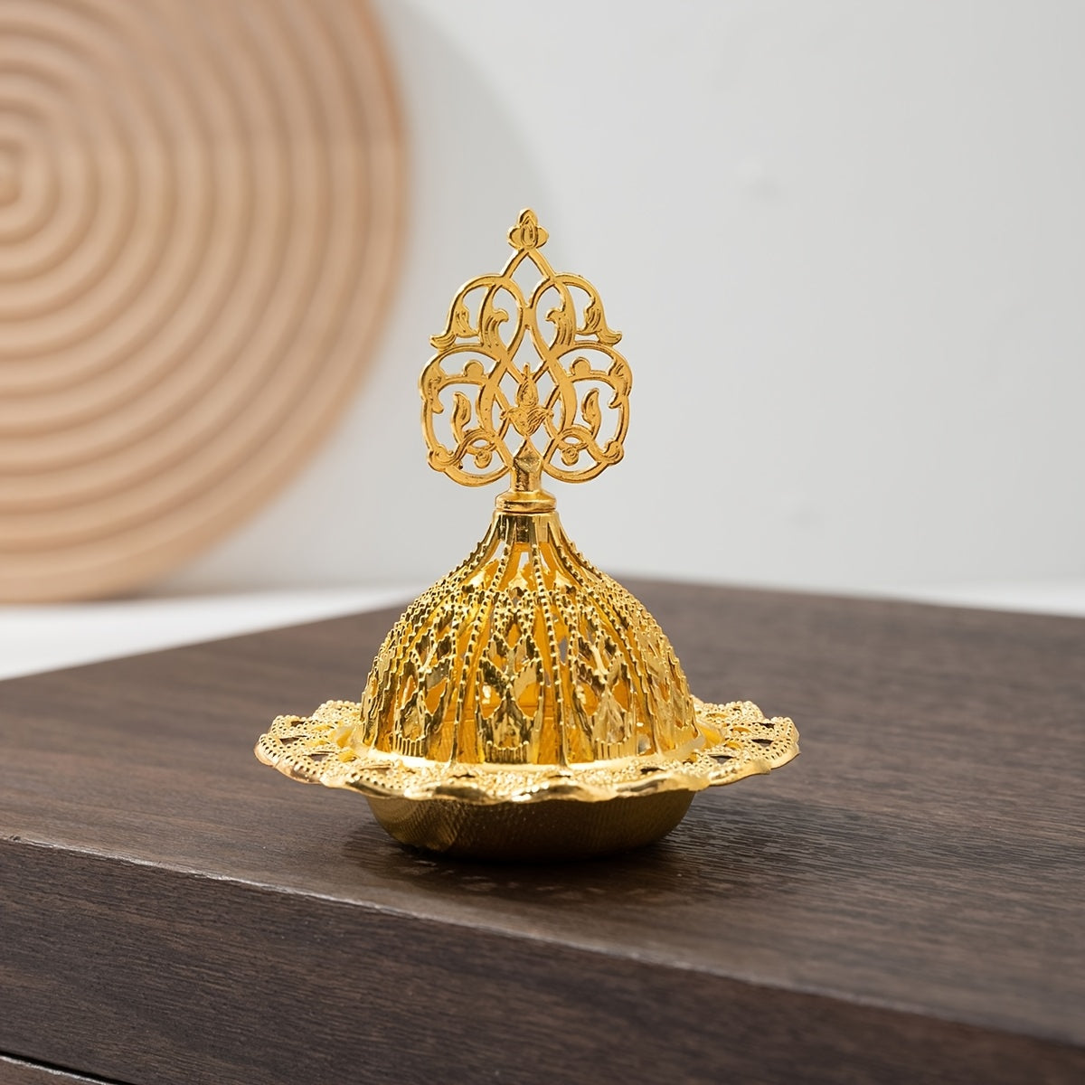 Elegant Golden Hollow-Out Resin Incense Burner - Luxurious Metal Aromatherapy Decor with Intricate Lace Patterns, Perfect for Home or Office Ambiance, Home Fragrance. Crafted with Care