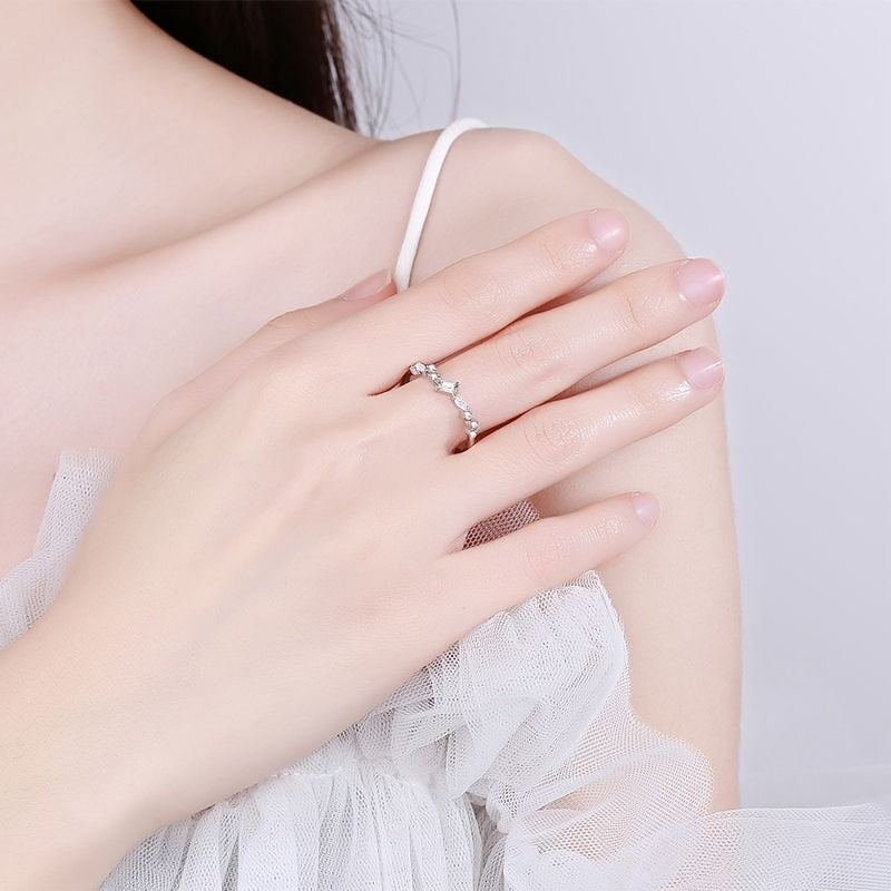 Silver 925 Synthetic Zirconia Ring, perfect as a birthday gift for women with irregular shape