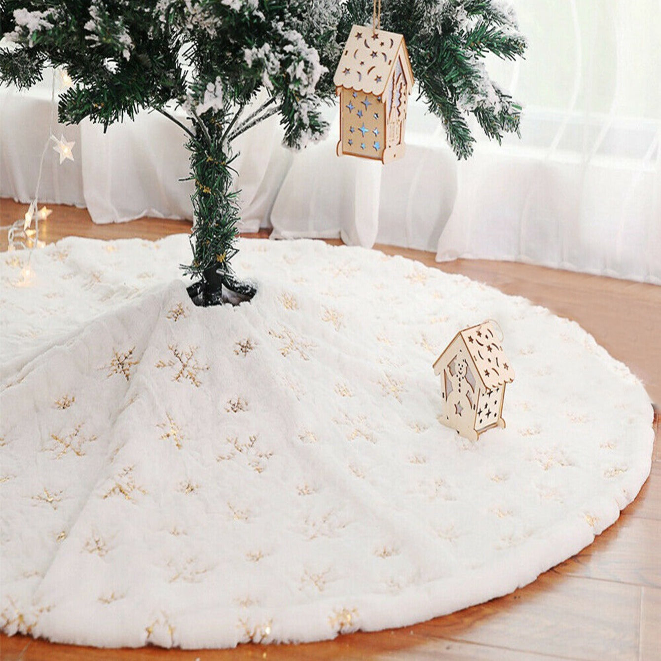 1 Festive Polyester Christmas Tree Skirt with Snowflake Design - Ideal for Holiday Decor in Home, Hotel, and Shopping Mall.