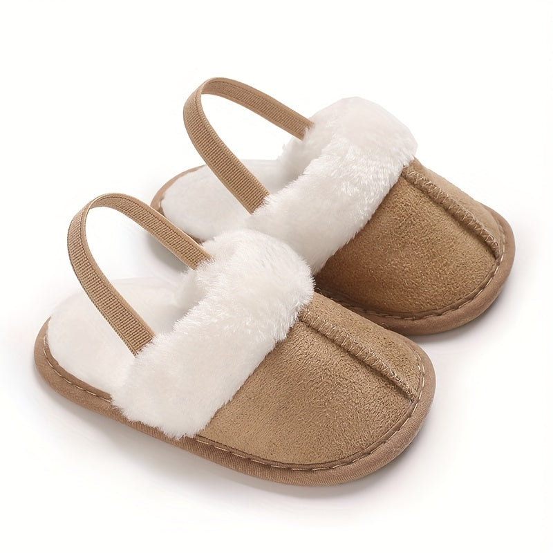 Adorable baby slippers, from 0-18 months, with plush lining for warmth and soft soles for comfort. Perfect for autumn, indoor leisure, and early walking.