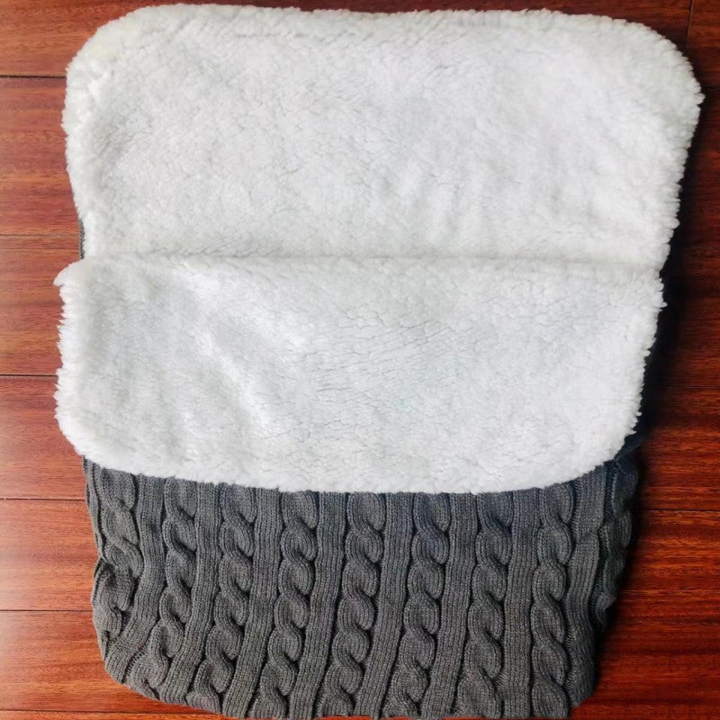 Thickened Knitted Warm Pad with Plush Velvet, Perfect for Christmas, Halloween, and Thanksgiving Day Gifting