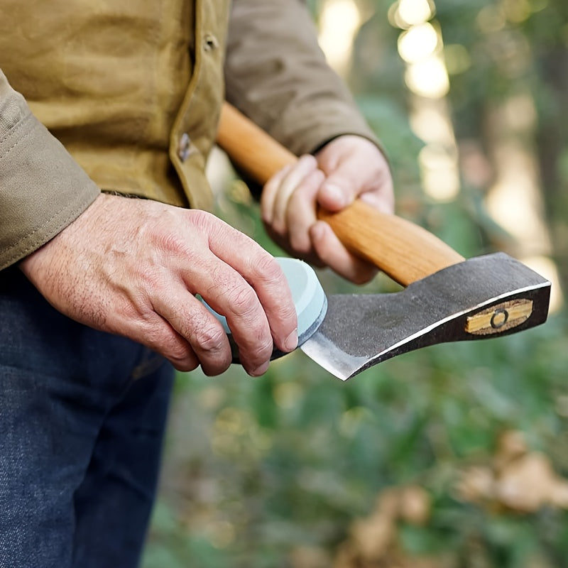 The Tacoma Professional Sharpening Stone is perfect for sharpening axes and hatchets. With dual grit options of 180/320 or 600/1000, this high-hardness whetstone is ideal for camping and home use. Effortlessly sharpen your knives with the Tacoma