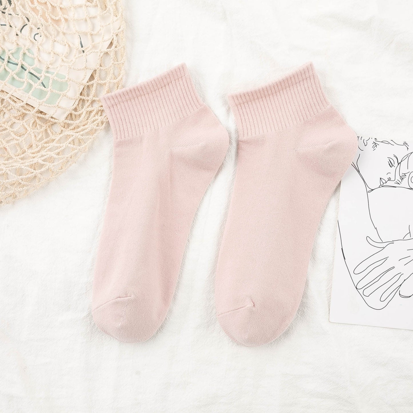 10 pairs of soft and comfortable crew socks for women, versatile and all-match.