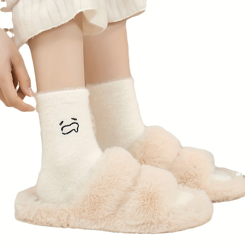 3 out of 5 pairs of women's plush mid-tube socks for autumn and winter, cold-resistant and trendy.