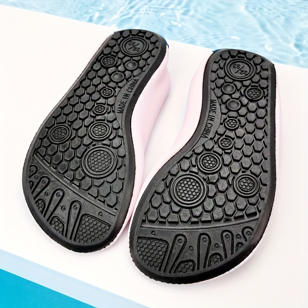 Lightweight slip-on beach aqua socks for girls, quick-drying and non-slip.