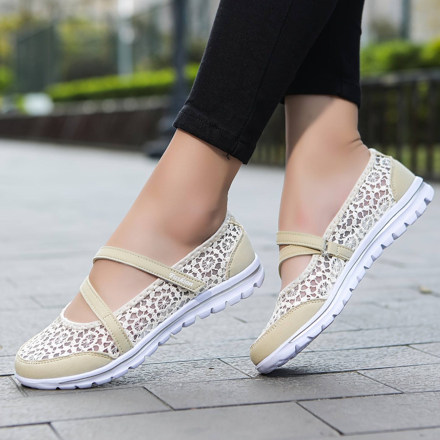 Breathable mesh flat shoes for women, perfect for daily wear.