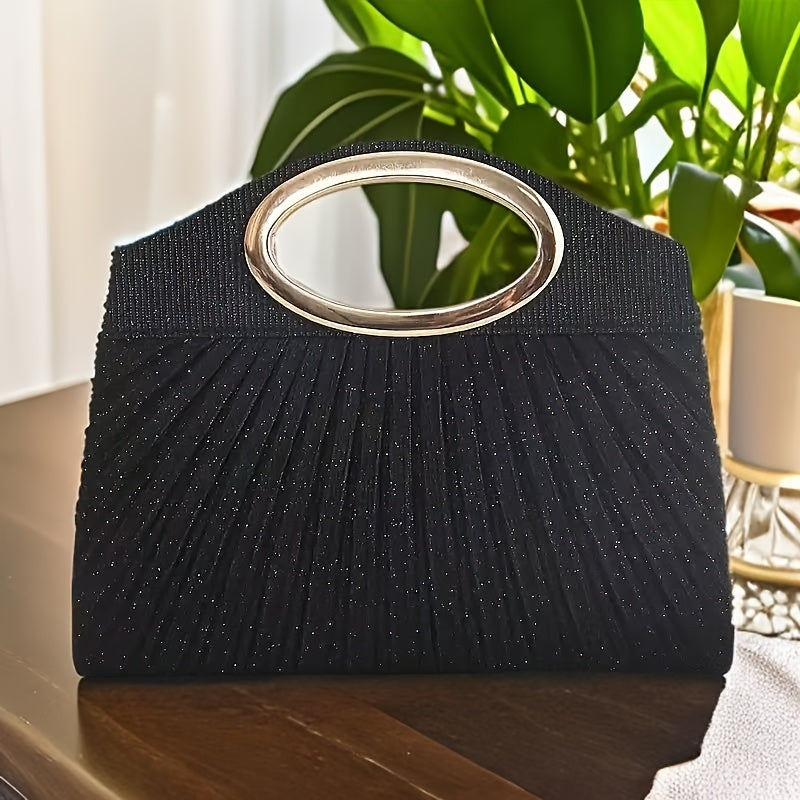 Stylish and practical women's handbag with magnetic closure, perfect for dinner and formal events.