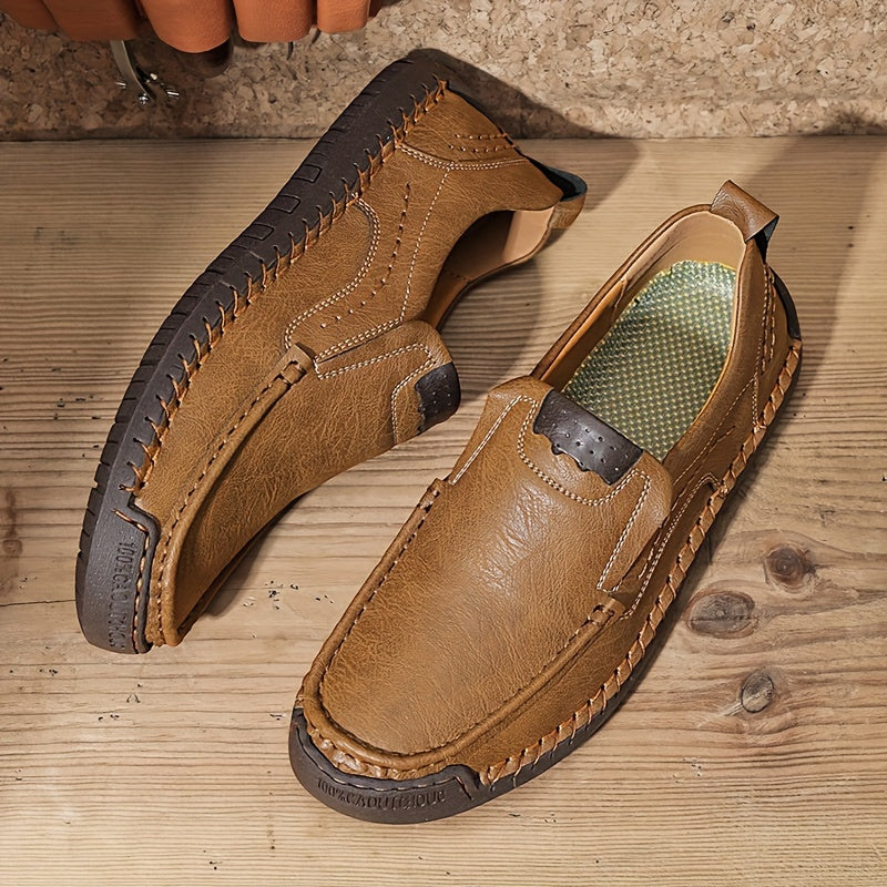 Men's breathable stitching loafers for outdoor walking and driving, suitable for spring, summer, and autumn wear.