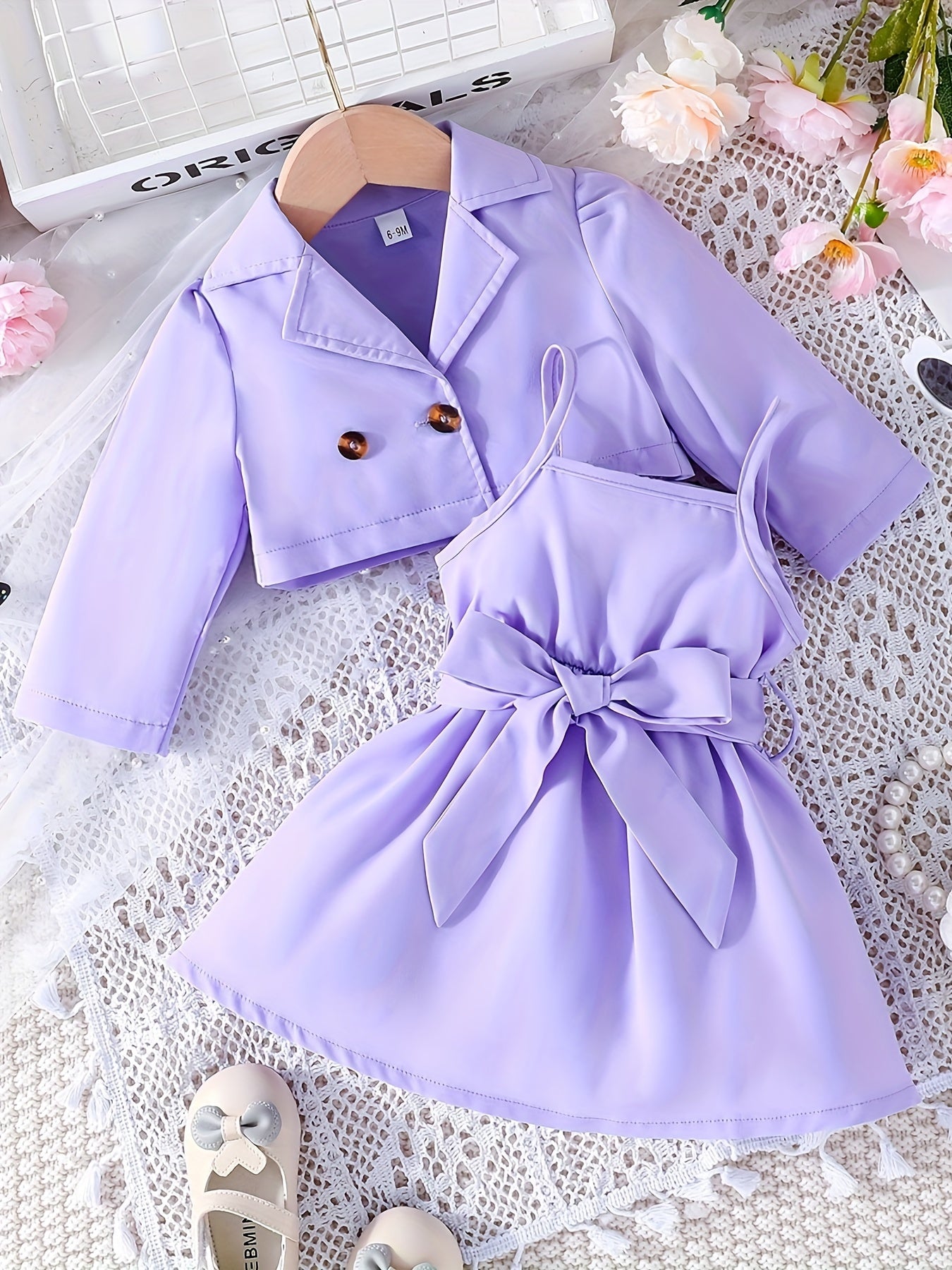 2-piece set for girls includes solid color long-sleeve coat with collar and camisole dress for outdoor wear.