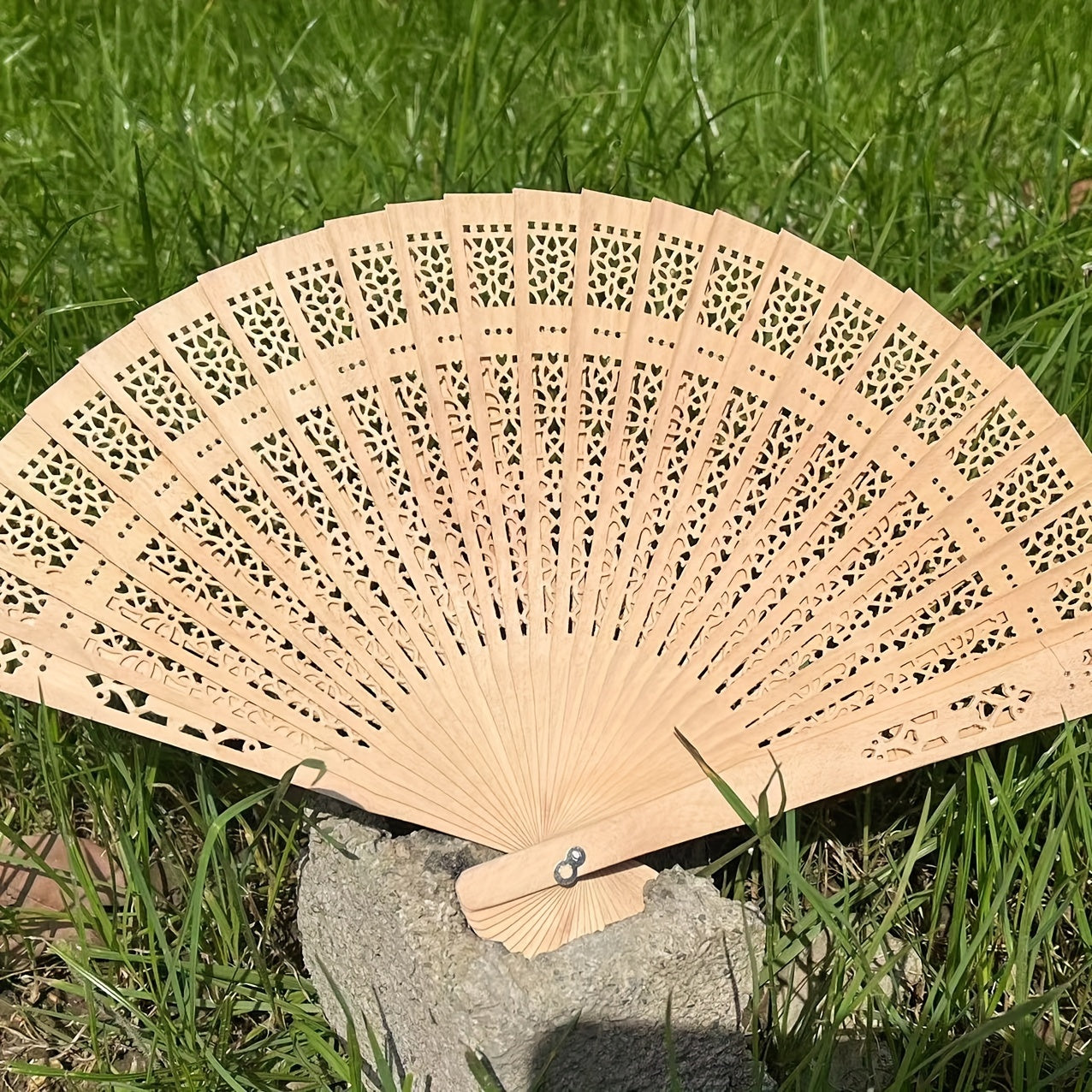 Wedding Fans Set of 10/20/30 Portable Chinese Sandalwood Fans, Perfect Wedding Gifts for Guests, Beautiful Birthday Party Decorative Painted Fans, Lovely Addition to Home Decor