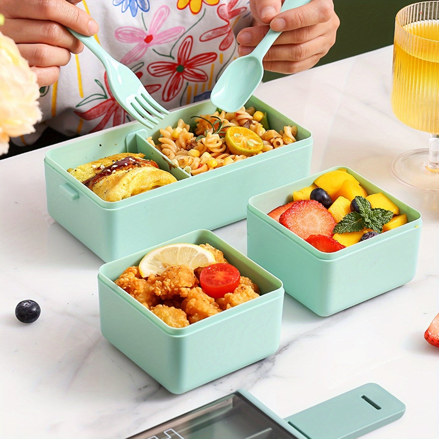 Double Layer Bento Lunch Box with Divider, Leak-proof, Microwave Safe, Made of PP Material, Ideal for Meal Prep - Available in Various Colors, 1400ml