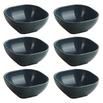 6 pack of 9.65 cm square dessert bowls made of rust-resistant polypropylene (PP). Ideal for serving condiments, jam, and side dishes in the home kitchen and dining.