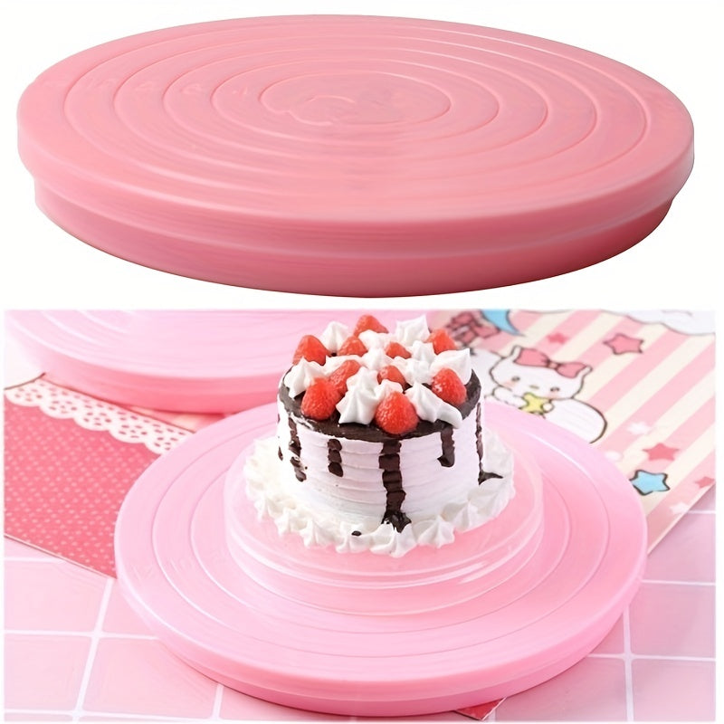 1 piece of a rotating cake turntable with a 13.97cm diameter. This mini plastic fondant cake turntable rotates 360 degrees, making it perfect for decorating cakes. It also serves as a revolving platform for round cookies. This kitchen accessory is an