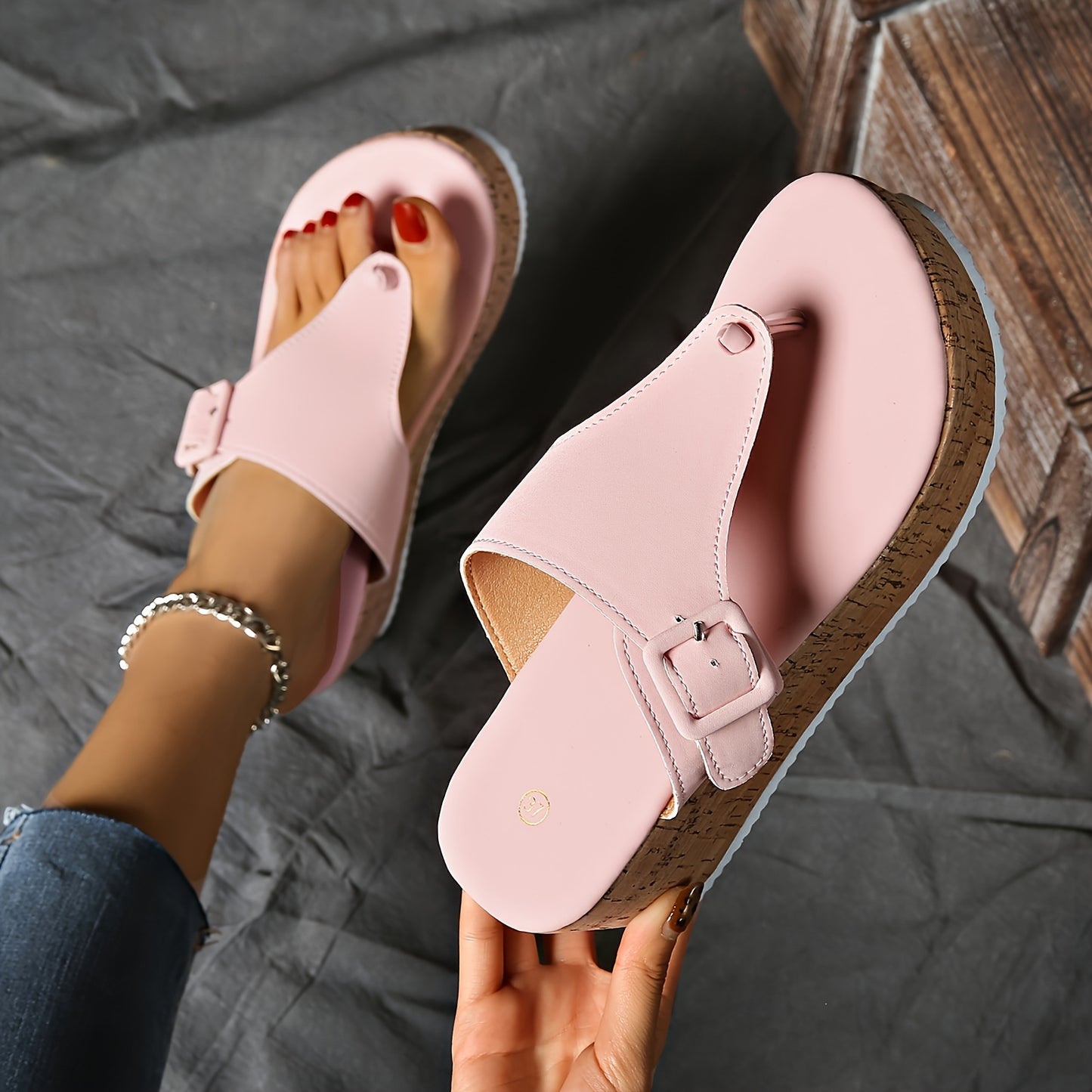 Women's vintage style platform sandals, all-season mid heel flip flops with clip toe, slip-on design, comfortable man-made materials with PU sole.