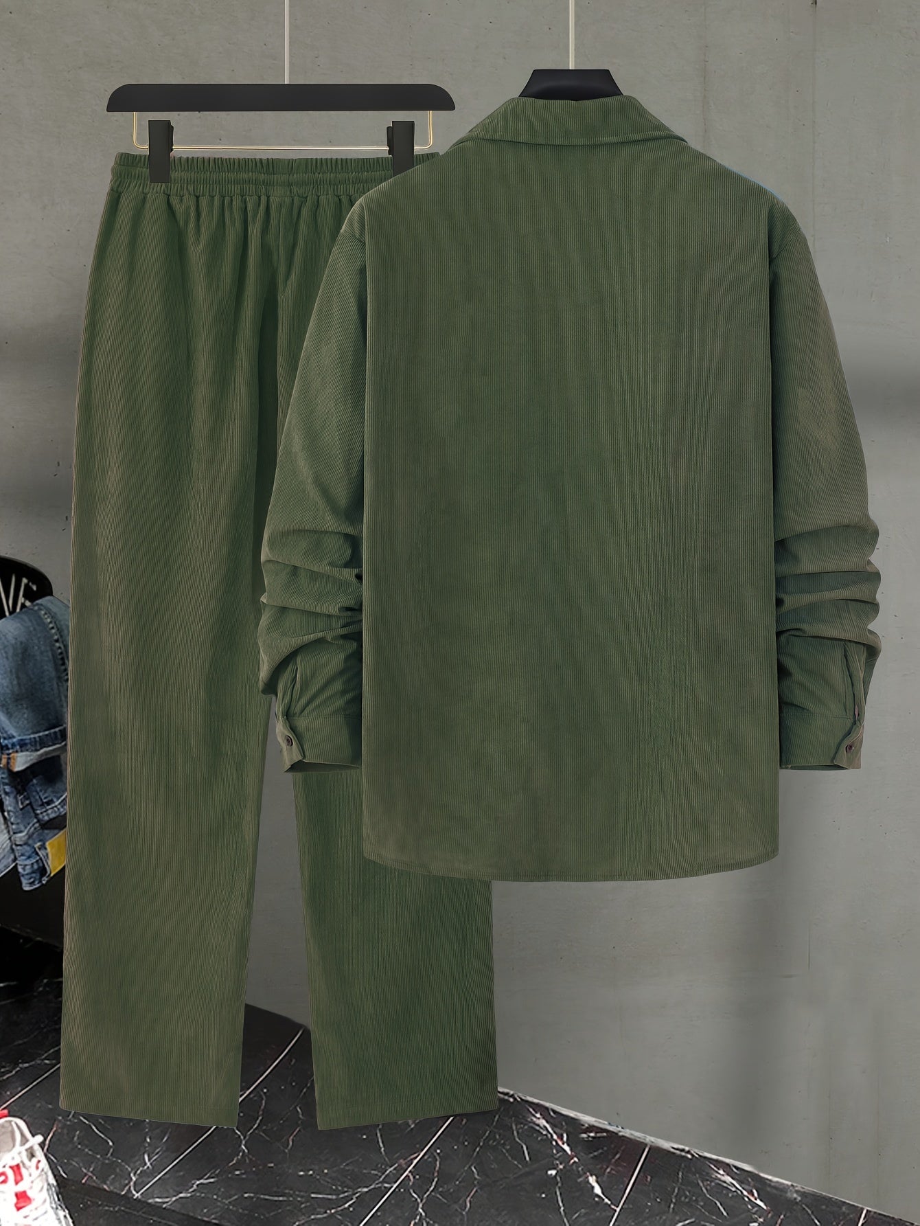 Men's 2-piece set for beach vacation: casual turned collar long sleeve shirt and drawstring pants.