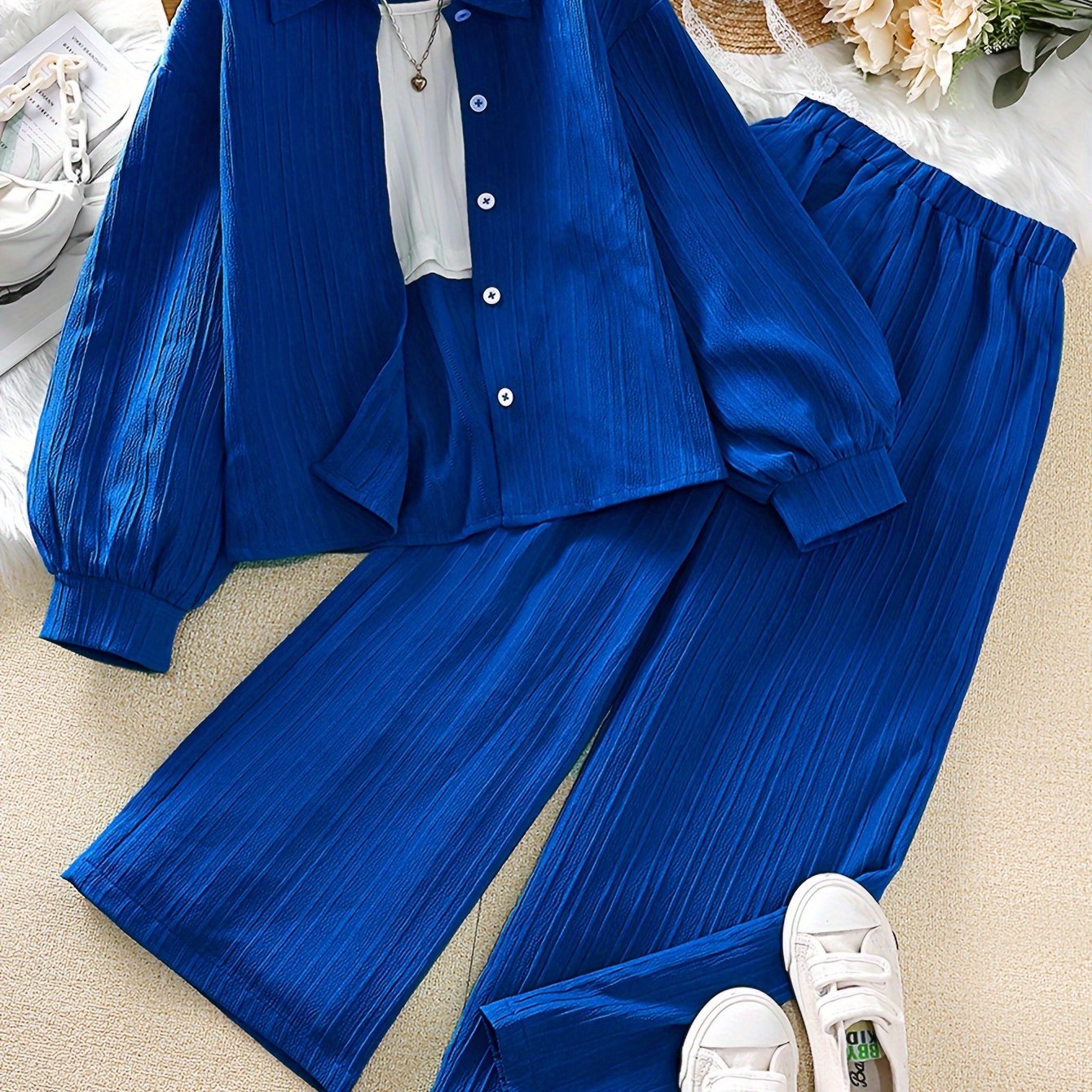 Girls' Clothing Set for 8-12 years featuring a loose 2-piece solid color outfit with a textured button blouse and wide-leg pants in a stylish and simple Korean style. Perfect for daily