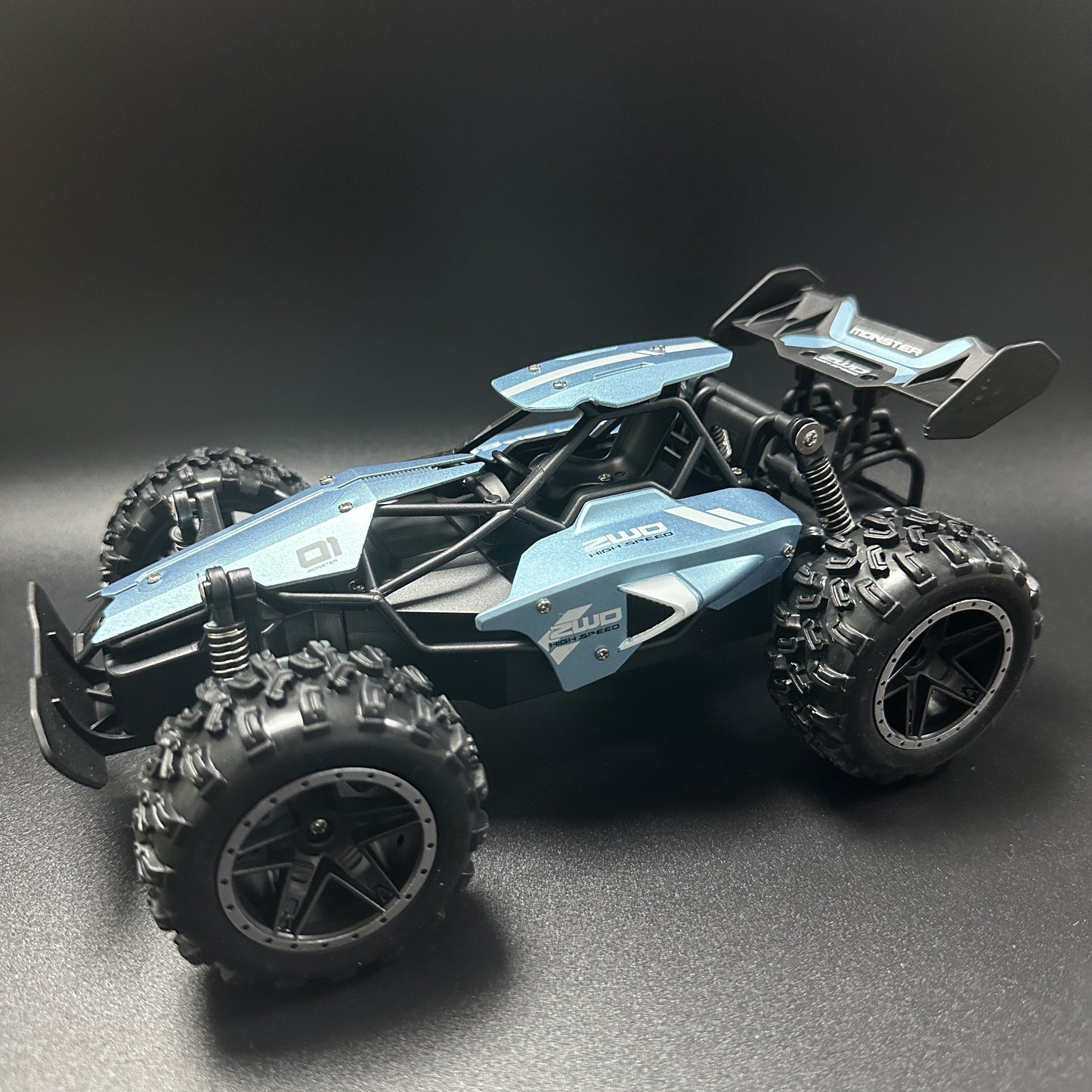 High-Speed remote control racing car with anti-collision & drift modes, USB rechargeable battery, 1:18 scale, off-road design, rubber tires.