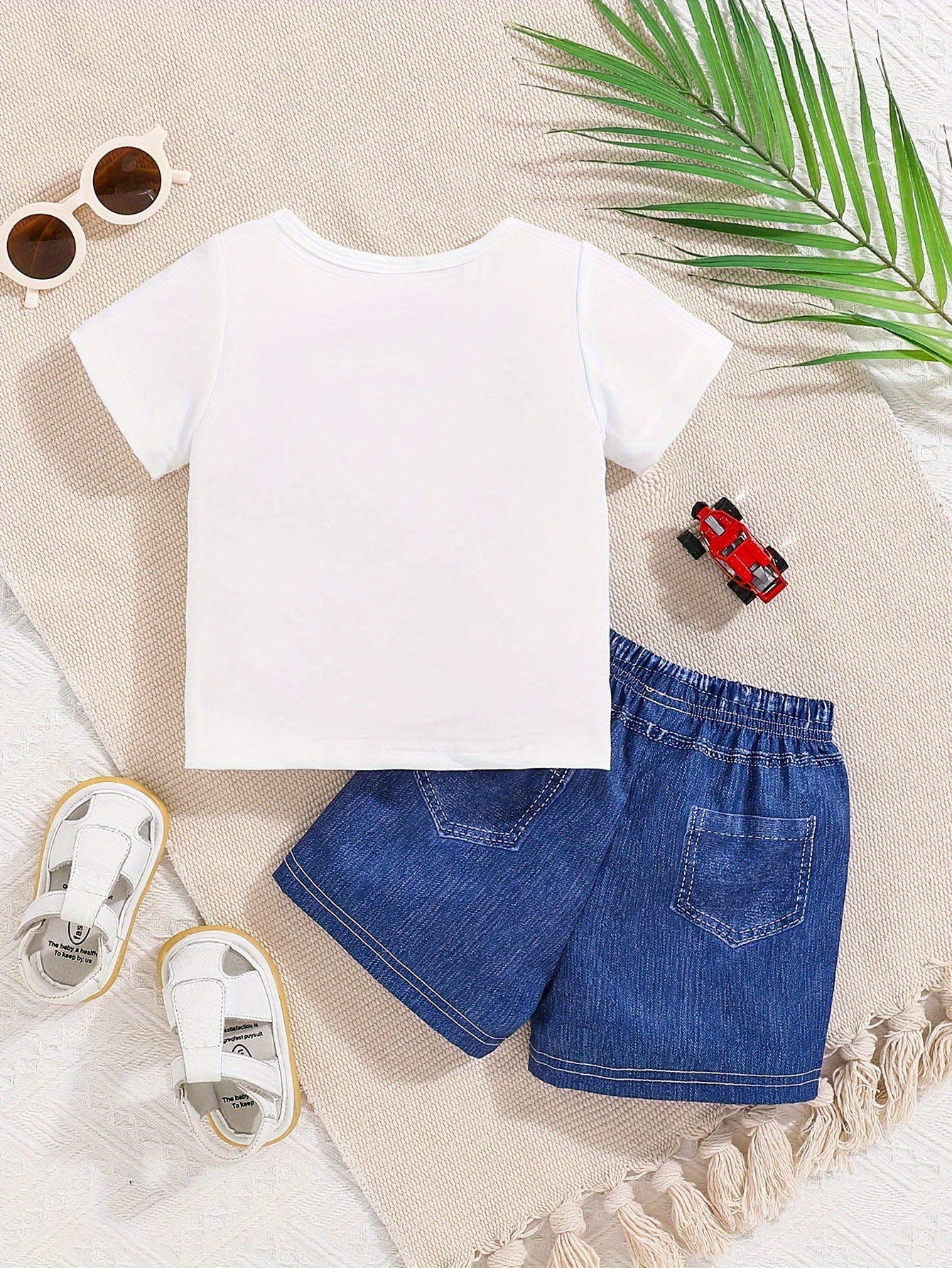 Boys' Off-road Car Print T-shirt + Denim Print Shorts Set for Outdoor Fun.