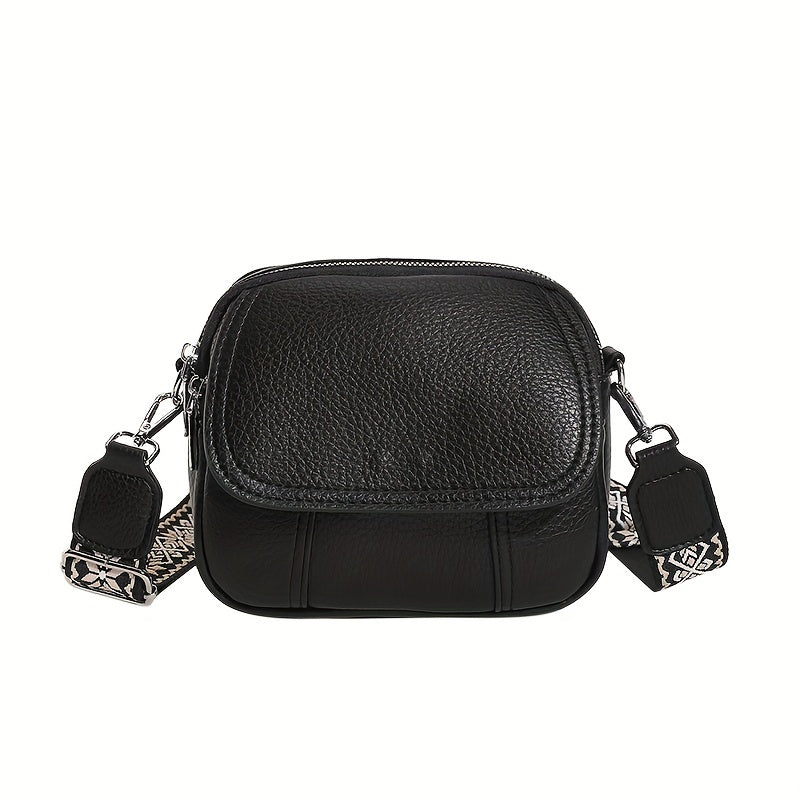 Square crossbody bag with wide strap and zipper, in solid color