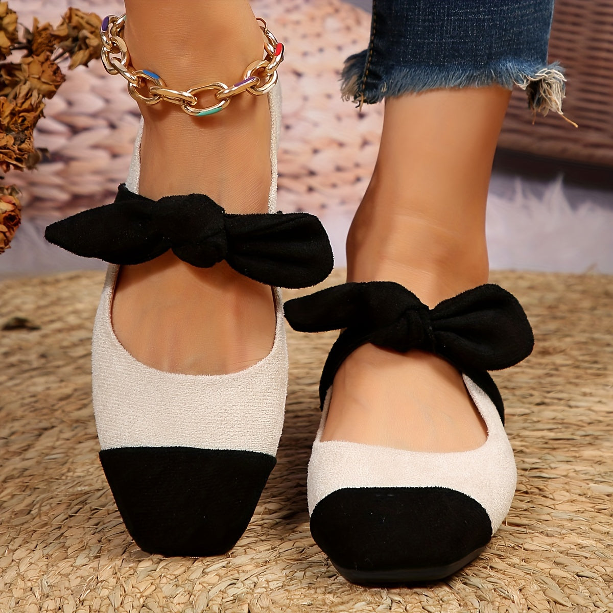 New trendy fairy-style flat shoes for comfortable spring fashion.