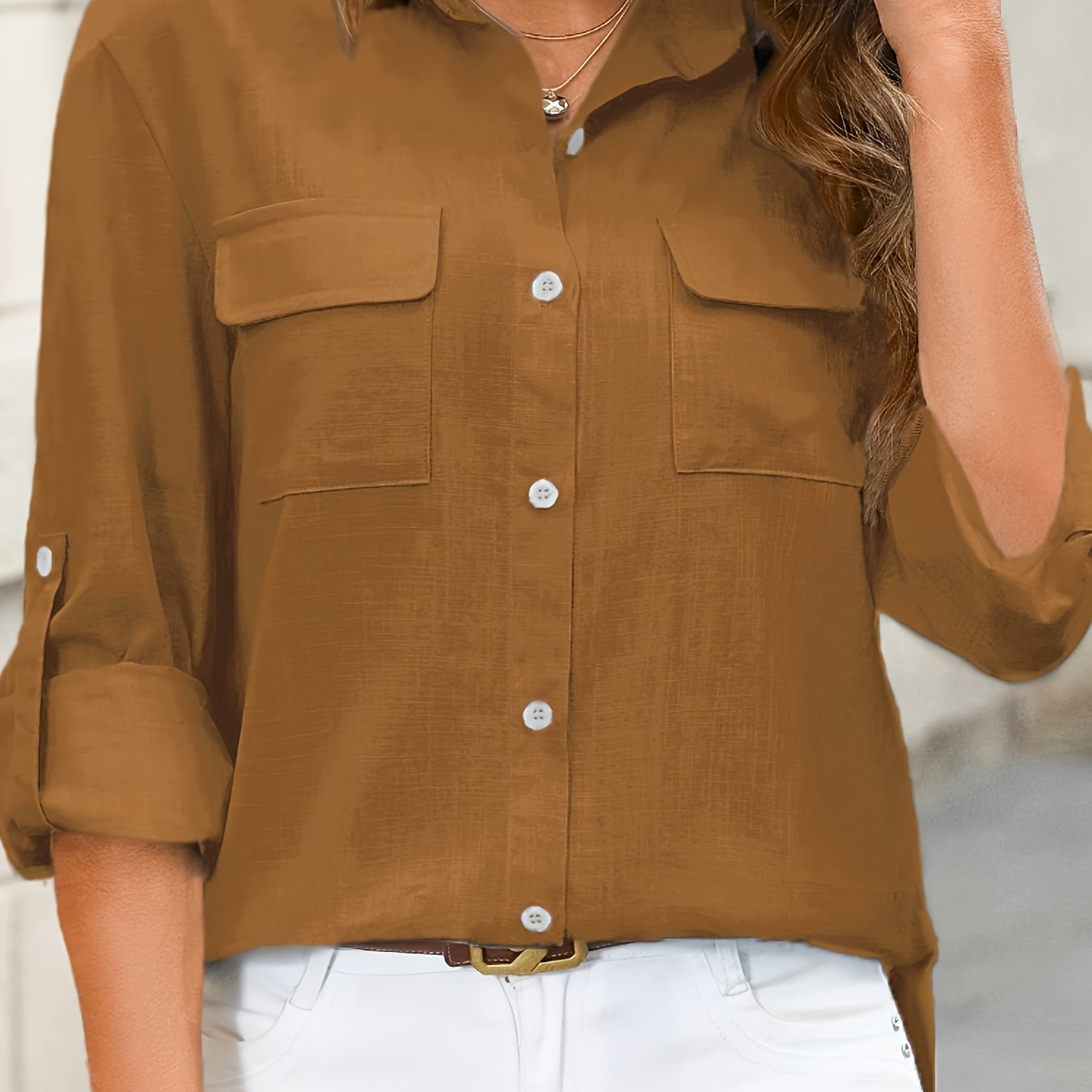 Women's long-sleeve shirt in an elegant solid color, breathable and comfortable, button-up with flap pockets, turn collar, casual preppy style, machine washable, ideal for spring and autumn.