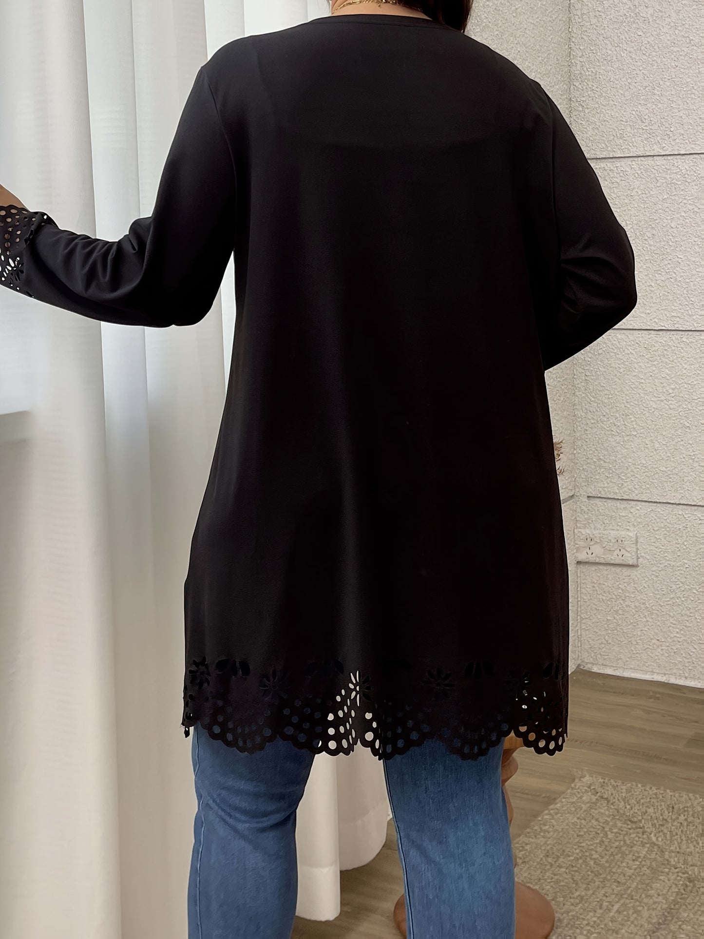 Plus Size Casual Cardigan made of polyester knit fabric with high stretch, open front, long sleeve, random print design, suitable for fall/winter season.