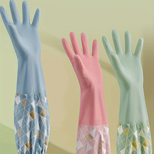 Stay warm and protected during the winter season with these waterproof and lightweight gloves. Perfect for cleaning in the kitchen and bathroom, these powder-free PVC gloves provide a thick and warm layer of insulation to keep your hands comfortable in