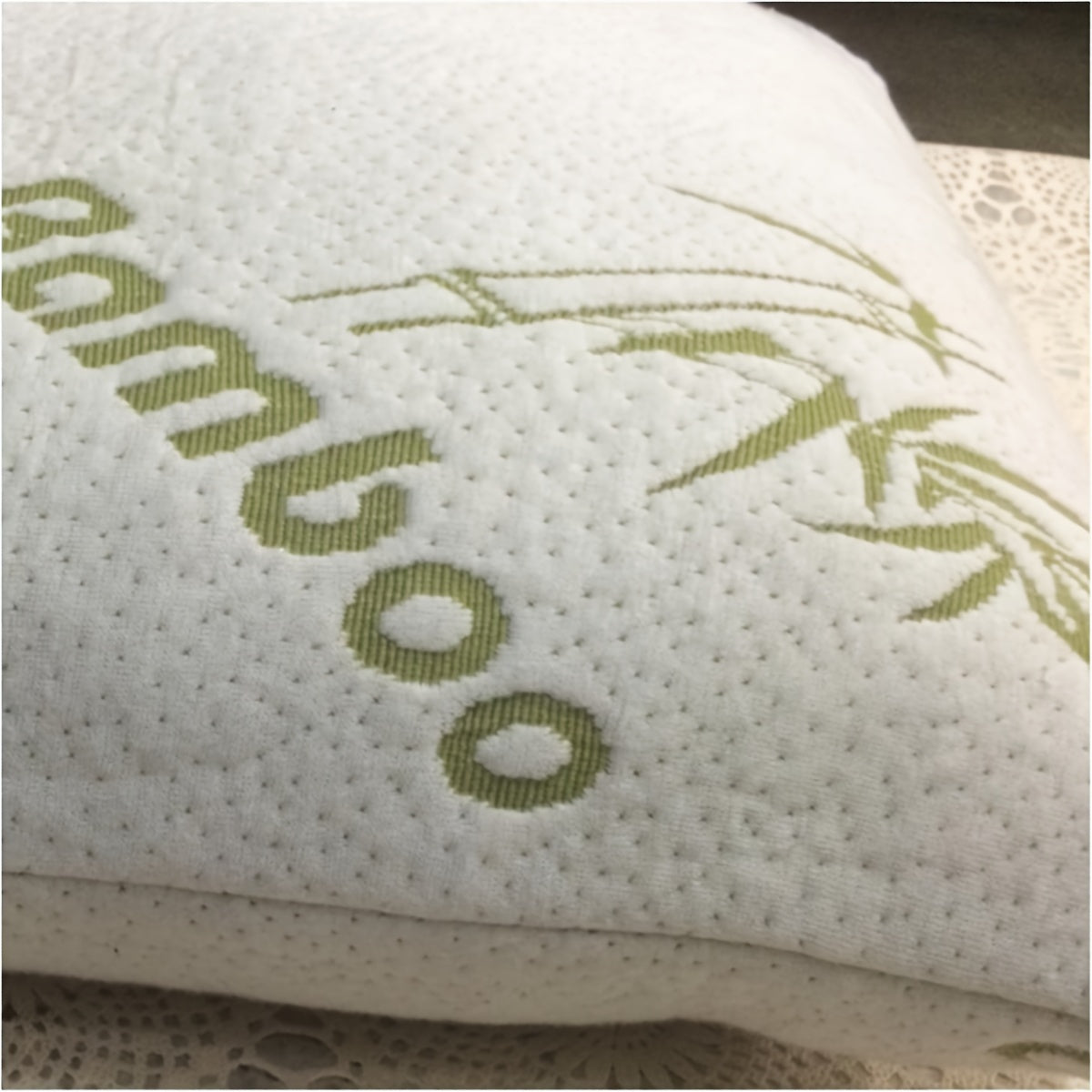 Bamboo Viscose Pillowcase with Cooling Technology and Zipper Closure - Resistant to Insects, Made with High-Quality Fabric for a Luxurious Hotel Feel, Size 20x30 inches