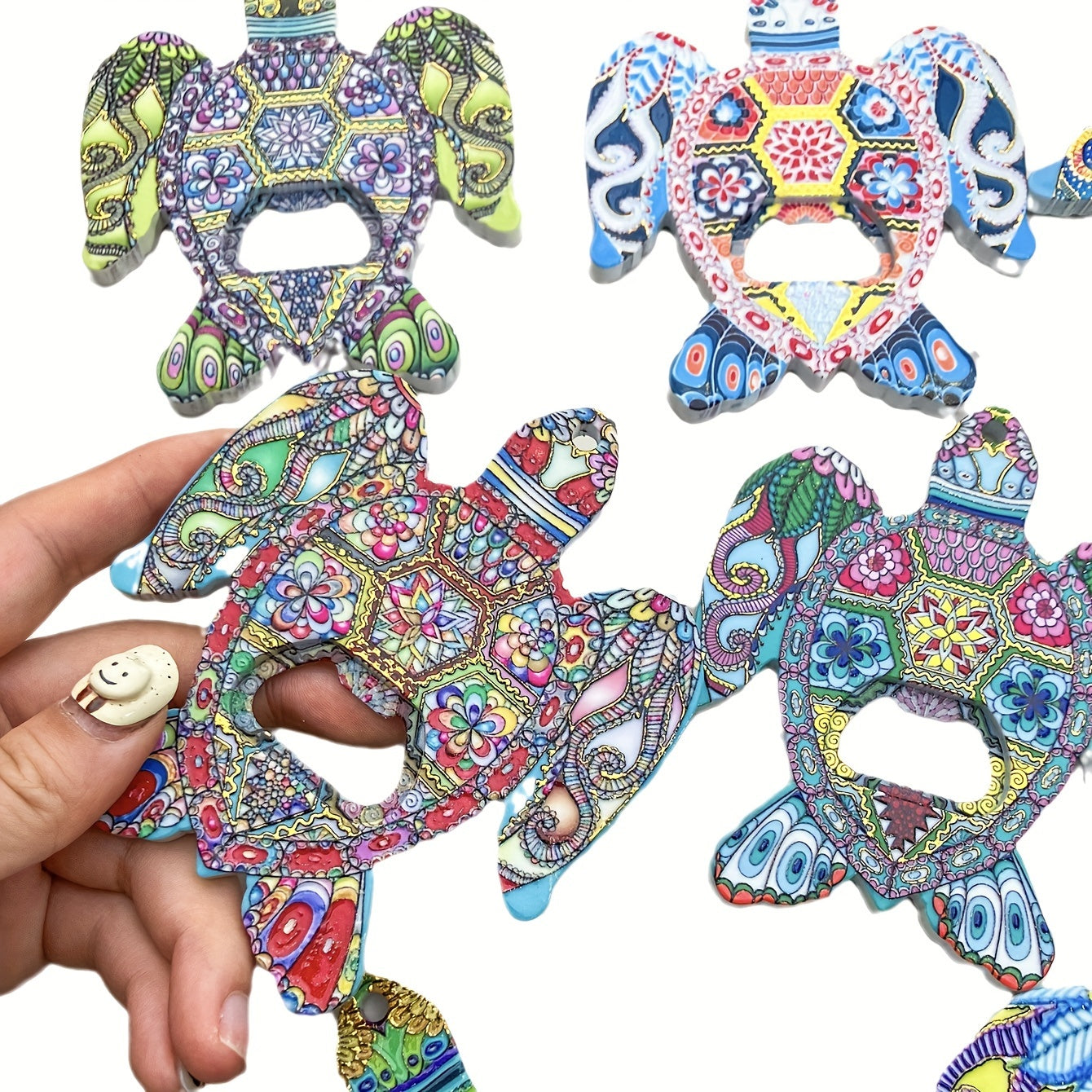 Magnetic tortoise-shaped bottle opener - Ideal gift and fun kitchen accessory for refrigerators.