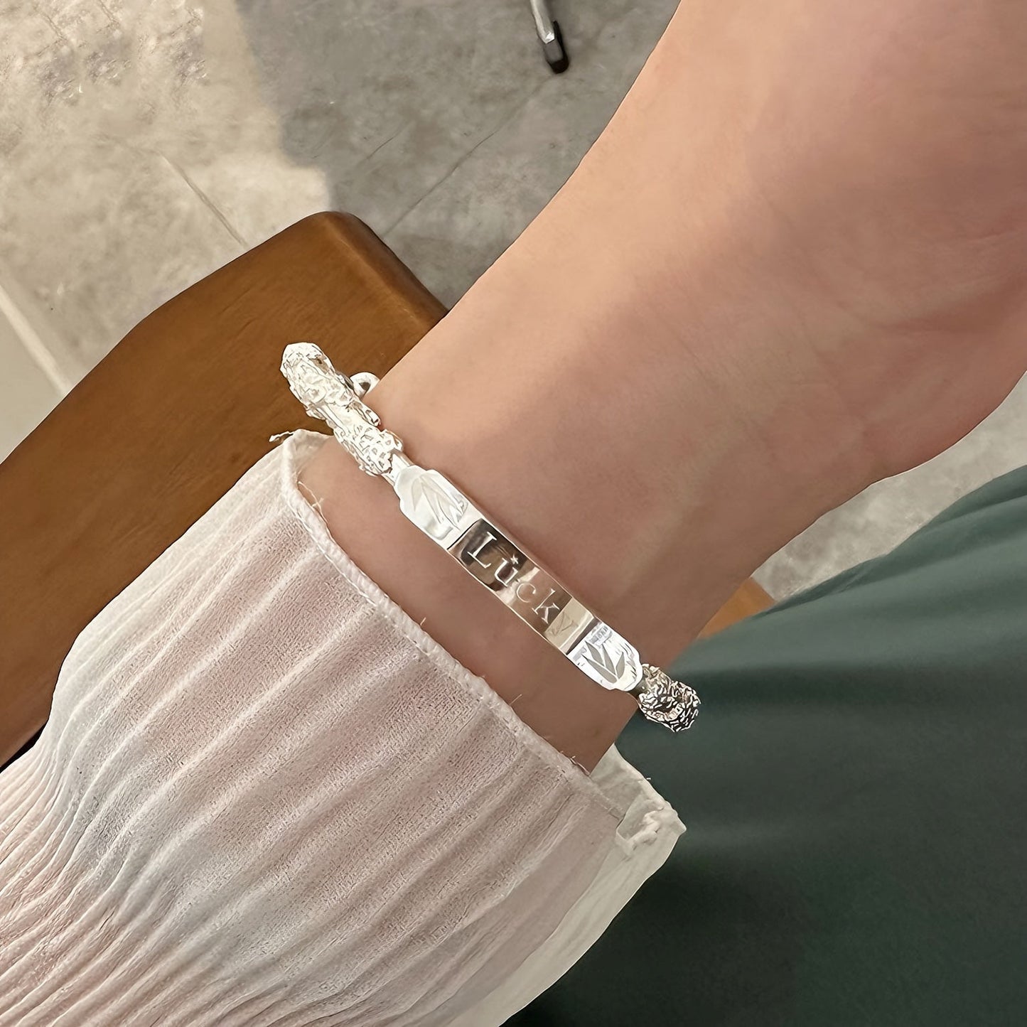 A stylish 925 sterling silver bracelet designed for women, with a sexy yet cute style that is perfect for everyday wear or as party accessories. This versatile piece makes a great Christmas gift or all-season jewelry option.