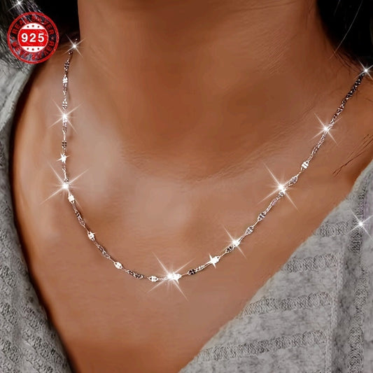 A chic and stylish collarbone chain perfect for women with sensitive skin. Crafted from 925 sterling silver, this elegant piece weighs only 2g, making it the perfect gift for any occasion.