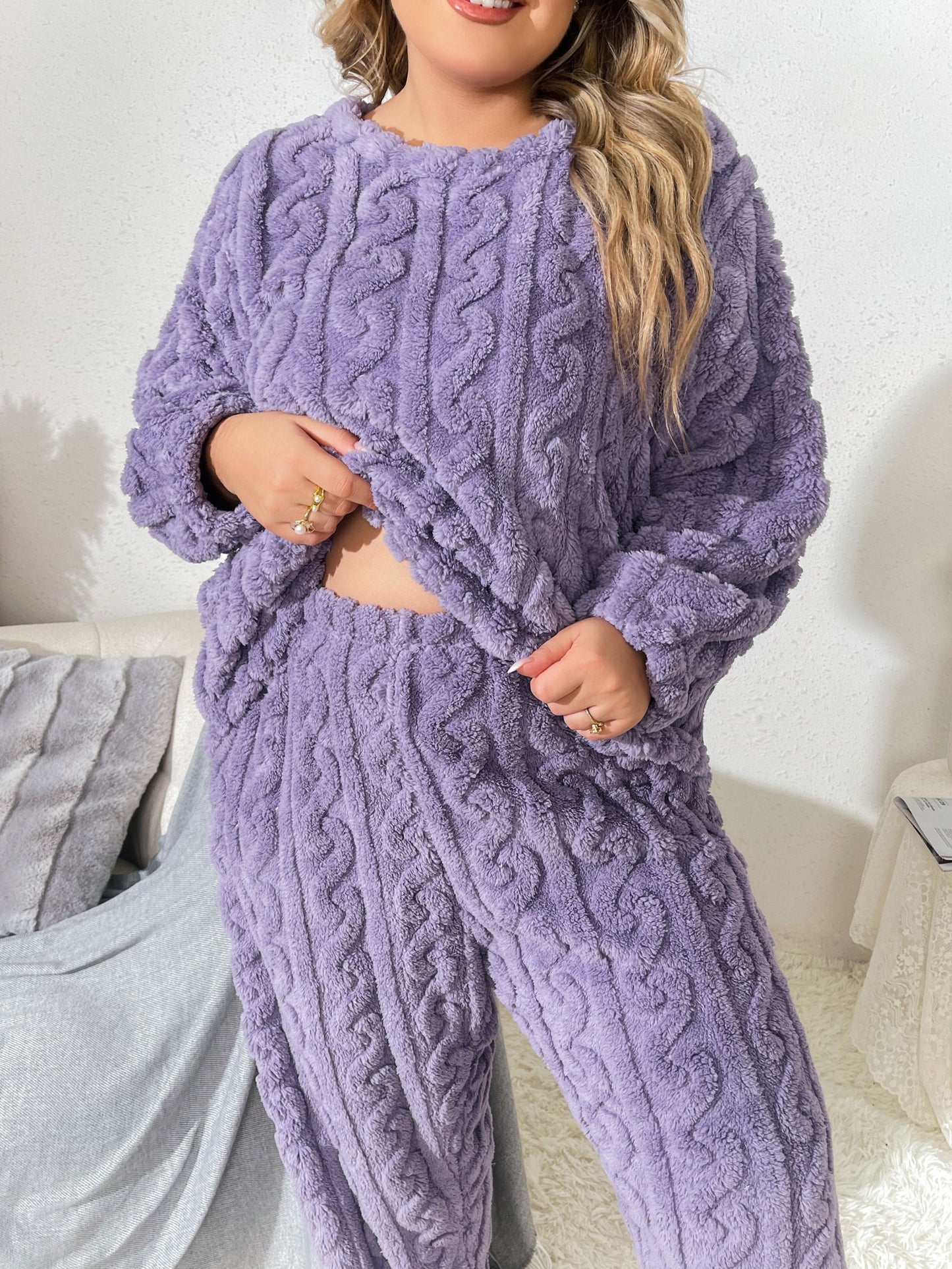 Women's Plus Size Twist Pattern Pajama Set with Flannel Top & Joggers for Fall & Winter